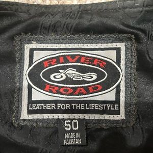 Like new River Road black bikers vest Size 50